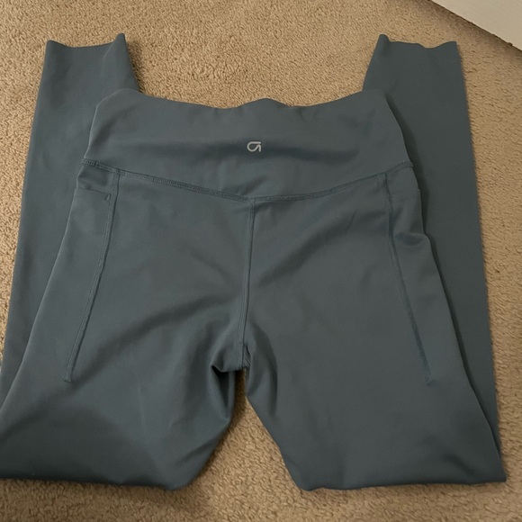 Woman’s gap leggings - Picture 2 of 3